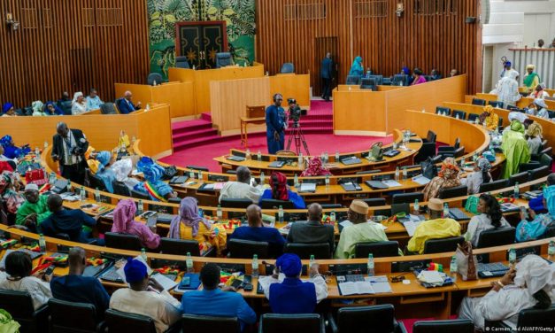 ADOPTION DE LA LOI INTERPRÉTATIVE - Les députés Takku Wallu apportent leur soutien aux FDS...