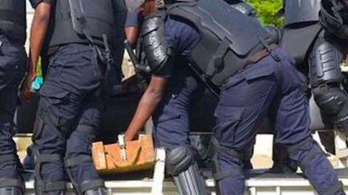 GROUPE OPERATIONNEL DE DAKAR - Deux policiers arrêtés et déférés