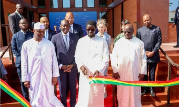BANQUE MONDIALE POUR L'AFRIQUE DE L'OUEST ET DU CENTRE - Bassirou Diomaye Face inaugure le nouveau siège à Dakar