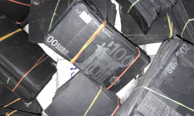 TRAFIC DE BILLETS NOIRS - Plus de 7 milliards saisis par les Douanes