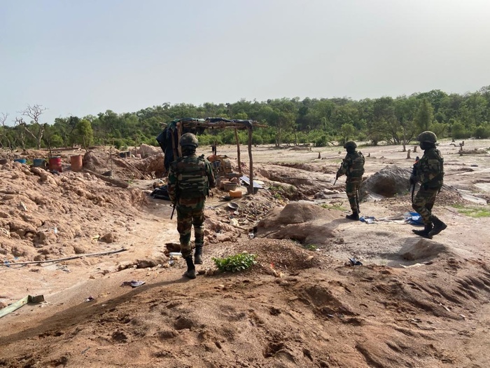 FALÉMÉ - Les forces armées démantèlent un important site d’orpaillage clandestin près de Bokodi