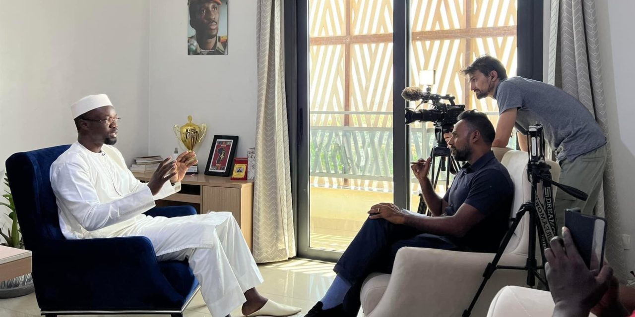 OUSMANE SONKO-THOMAS SANKARA :  entre posture révolutionnaire et signaux discordants