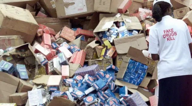 SACRÉ-CŒUR 3 - Un réseau de trafic de médicaments clandestins dirigé par une Franco-malienne démantelé