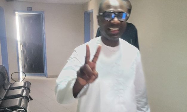 INTERDITS DE VOIR LEUR CLIENT - Les avocats de Badara Gadiaga en colère contre le commissaire central