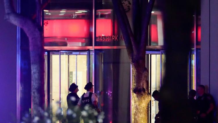 ETATS-UNIS - Au moins cinq morts dans une tuerie à New York