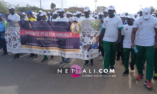 RANDONNÉE PÉDESTRE ANNUELLE  DES ANCIENS ENFANTS DE TROUPE - Des milliers de participants remettent le civisme au goût du jour