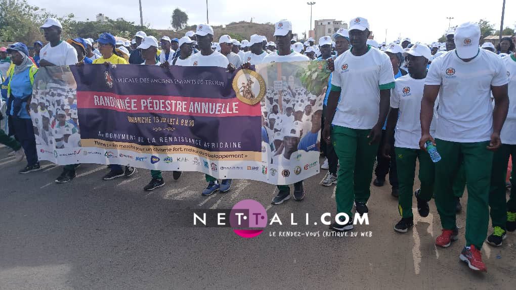 RANDONNÉE PÉDESTRE ANNUELLE  DES ANCIENS ENFANTS DE TROUPE - Des milliers de participants remettent le civisme au goût du jour