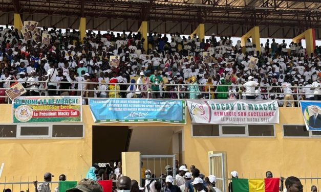 MBACKÉ - La toiture de la tribune du stade municipal arrachée par la tempête, plusieurs blessés signalés