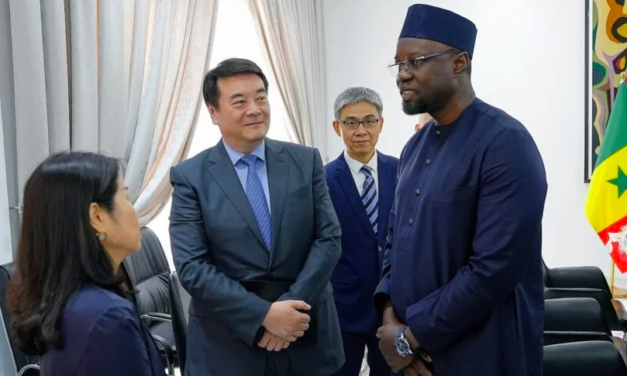 PRIMATURE - Sonko reçoit l’Ambassadeur de Chine et des dirigeants d’entreprises stratégiques