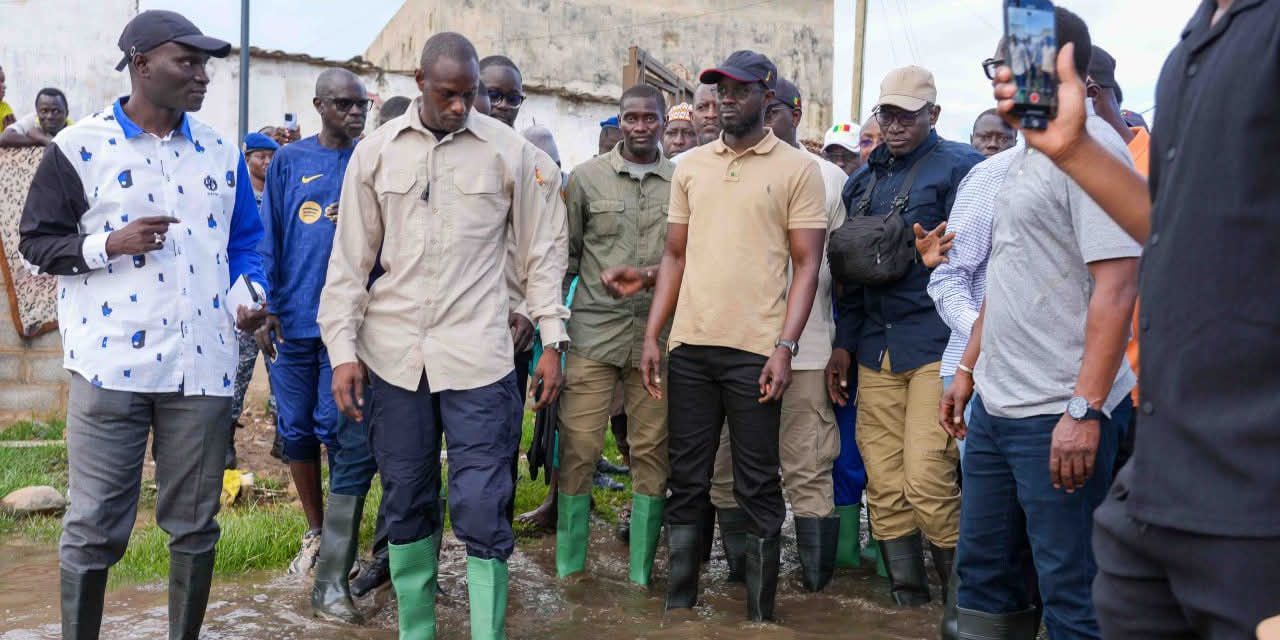 INONDATIONS - Bassirou Diomaye Faye au chevet des sinistrés de la banlieue