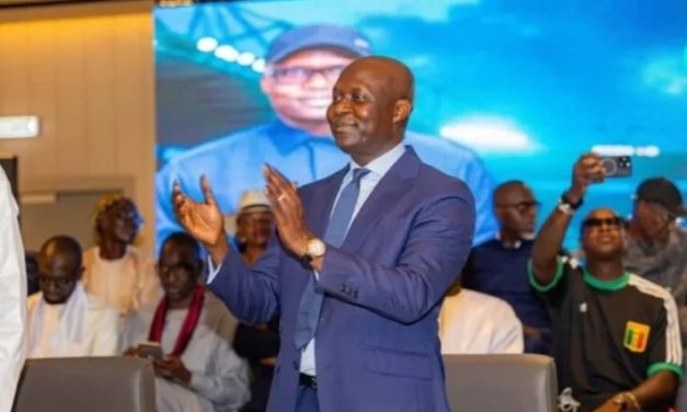 PRESIDENCE DE LA FSF - Abdoulaye Fall déboulonne Augustin Senghor