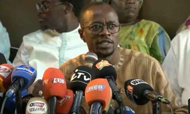 RÉDUCTION DU TRAIN DE VIE DE L'ÉTAT -Abdou Mbow pointe les contradictions du duo Diomaye-Sonko