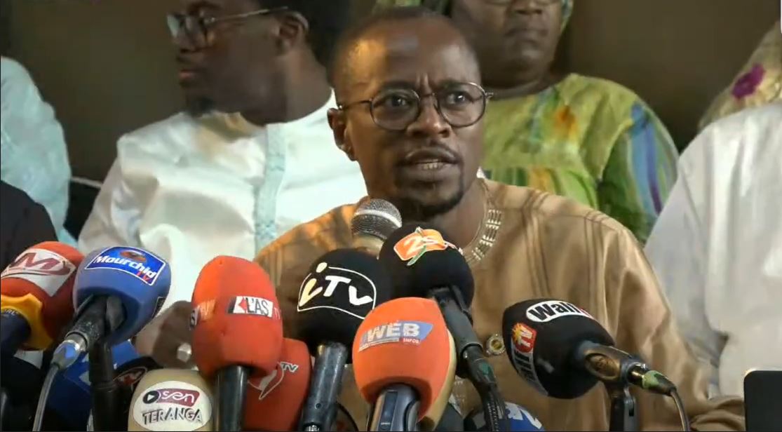 RÉDUCTION DU TRAIN DE VIE DE L'ÉTAT -Abdou Mbow pointe les contradictions du duo Diomaye-Sonko