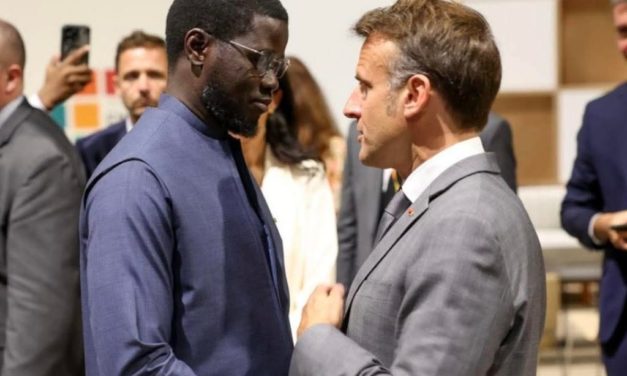 EN ROUTE POUR PARIS - Le chef de l'Etat, invité spécial du Medef