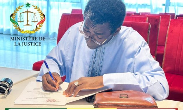 JUSTICE -  Signature d’un accord historique entre le gouvernement et les syndicats de l’Untj et du Sytjust