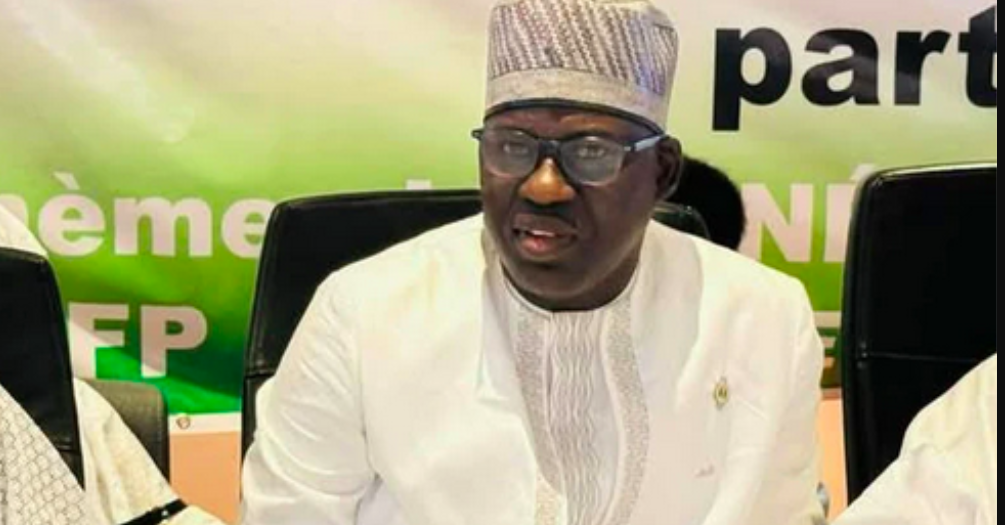 L'AFP pointe "des zones de turbulences inédites" dans la gouvernance du pays