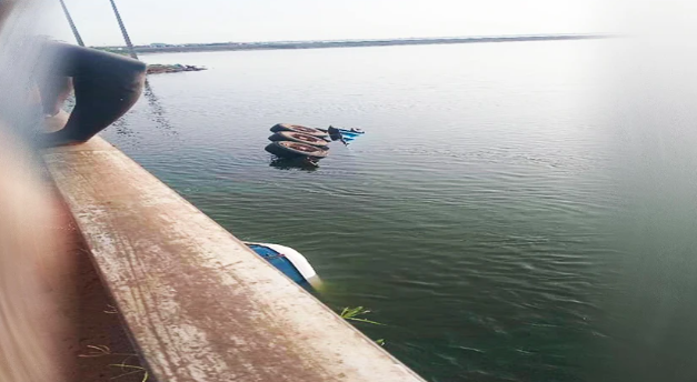 PONT NOIROT - Un camion-benne rempli de béton chute dans le fleuve Saloum 