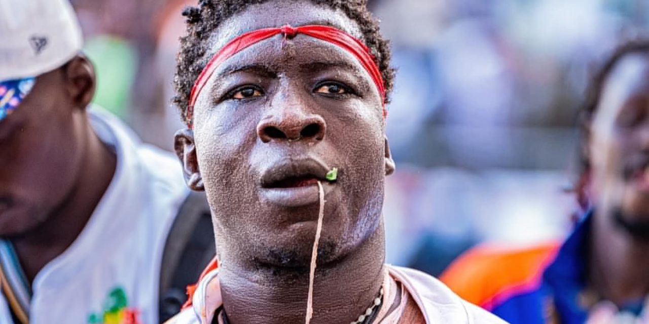 CITÉ MIXTA - Le lutteur Pokola chute du 3e étage