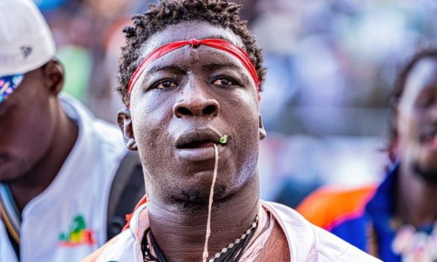 CITÉ MIXTA - Le lutteur Pokola chute du 3e étage