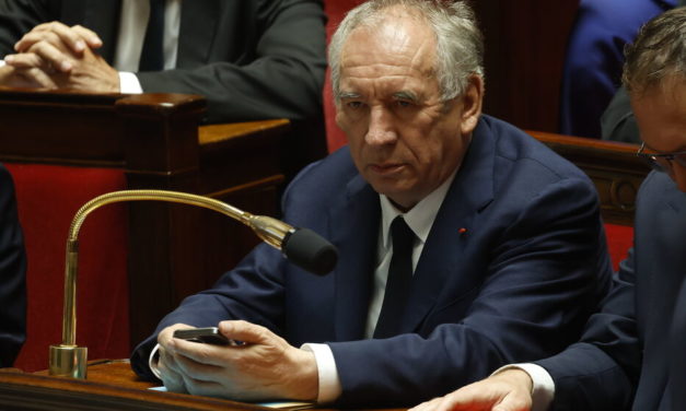 FRANCE - Fançois Bayrou officialise sa démission
