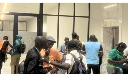 POLÉMIQUES SUR LES ACCRÉDITATIONS - La presse sportive tire sur la Fédération de football