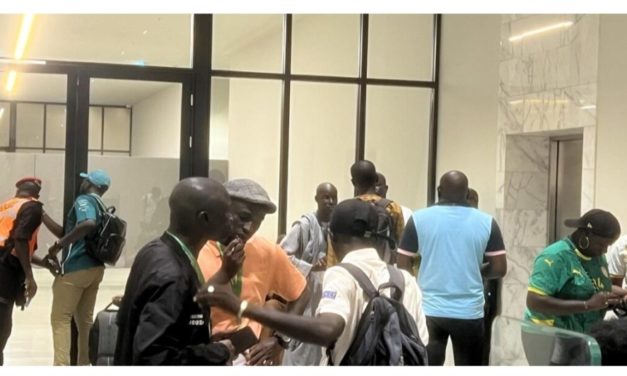 POLÉMIQUES SUR LES ACCRÉDITATIONS - La presse sportive tire sur la Fédération de football