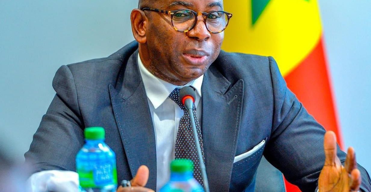 TELEPHONE PORTABLE A L'ECOLE - Guirassy sonne la fin de la récré