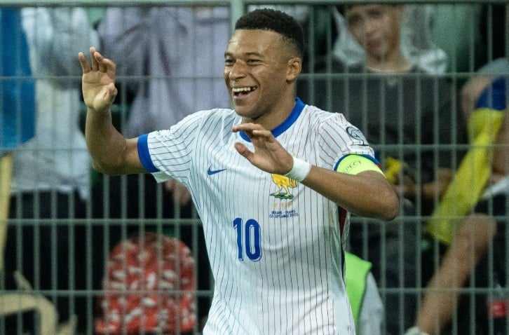 FRANCE - Mbappé égale Thierry Henry