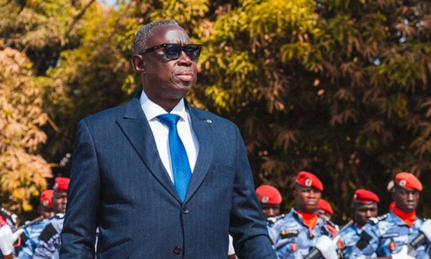 MINISTÈRE DE L'INTÉRIEUR - Jean-Baptiste Tine salue la République après son départ