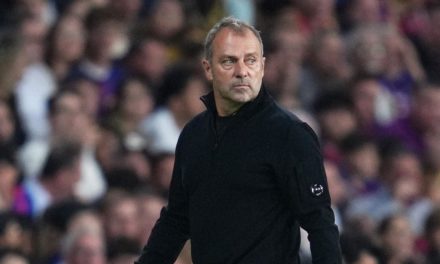 BARÇA - Flick rend hommage au PSG