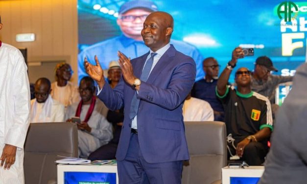 FÉDÉRATION SÉNÉGALAISE DE FOOTBALL - Abdoulaye Fall place Abdoulaye Seydou Sow au Secrétariat Général