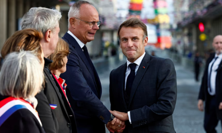 CRISE GOUVERNEMENTALE EN FRANCE - Édouard Philippe plaide pour une présidentielle anticipée