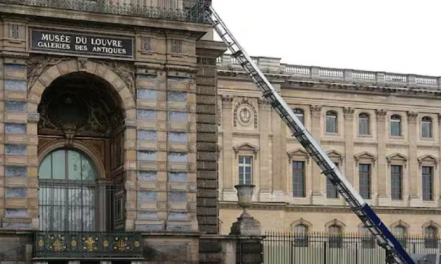 VOL DE BIJOUX AU LOUVRE - Deux hommes en garde à vue