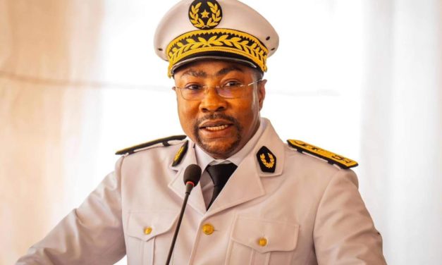 ORGANISATION D'ÉVÉNEMENTS SUR LA VOIE PUBLIQUE - Le Gouverneur de Dakar sort le bâton