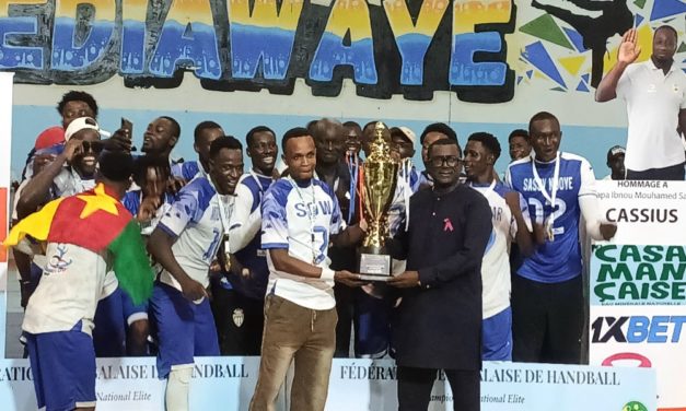 CHAMPIONNATS NATIONAUX DE HANDBALL - Iseg sacré chez les Hommes et Golf champion chez les Dames