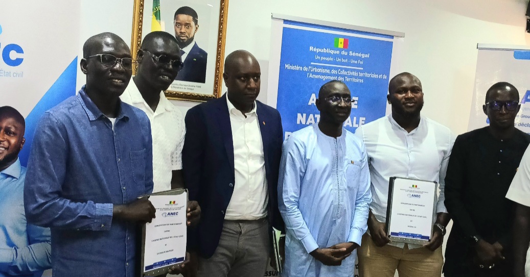 ENREGISTREMENT SYSTÉMATIQUE À L'ÉTAT CIVIL - Modou Lô et le groupe Saltigui portent la voix de l'ANEC