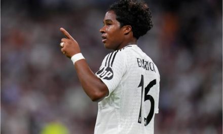 REAL MADRID - Endrick pose ses conditions