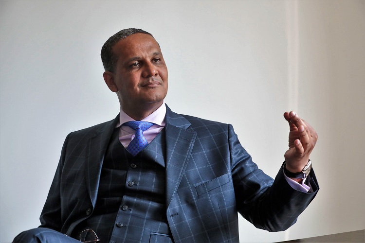 ME JEMAL TALEB - "Les négociations s’acheminent vers une solution où Petrosen et SMH sont en bonne position "