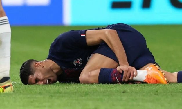 PSG - Au moins six semaines pour Hakimi