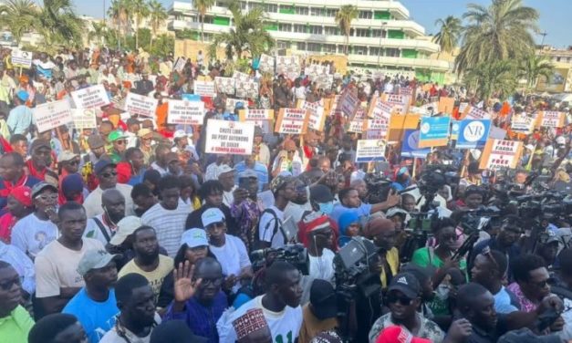 PROTESTATIONS CONTRE LA VIE CHER ET LA RESTRICTION DES LIBERTES - Le FDR réussit le pari de la mobilisation et s'en prend à la gouvernance actuelle
