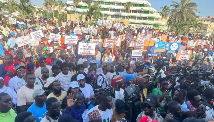 PROTESTATIONS CONTRE LA VIE CHER ET LA RESTRICTION DES LIBERTES - Le FDR réussit le pari de la mobilisation et s'en prend à la gouvernance actuelle