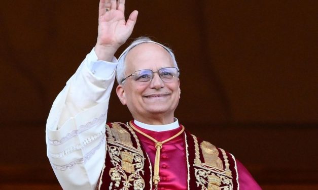 POUR SA PREMIÈRE BÉNÉDICTION “URBI ET ORBI” - Le pape Léon XIV dénonce les conflits dans le monde