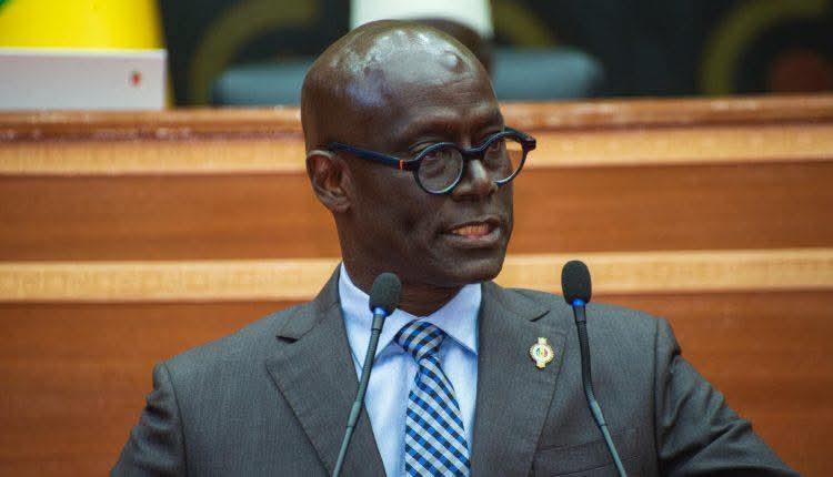 THIERNO ALASSANE SALL : "J'ai vu des images d'étudiants avec des blessures par balles"