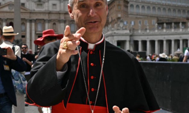 L'HOMMAGE DE L'ARCHEVEQUE D'ALGER À MANÉ - « La plus grande leçon de leadership de ma vie »