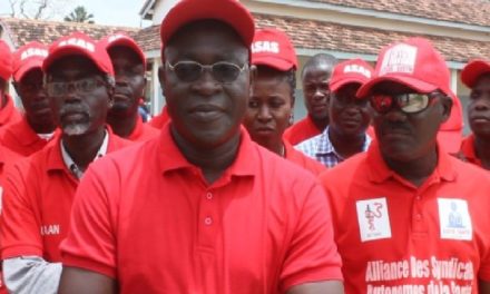 SYSTÈME DE SANTÉ SOUS PRESSION - And Gueusseum annonce une grève de 96 heures