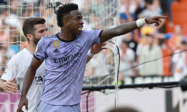 REAL - Vinicius dénonce du racisme !