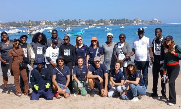 CLEAN UP DAY A NGOR  - Le COJOJ en mission "zéro déchets à Dakar"