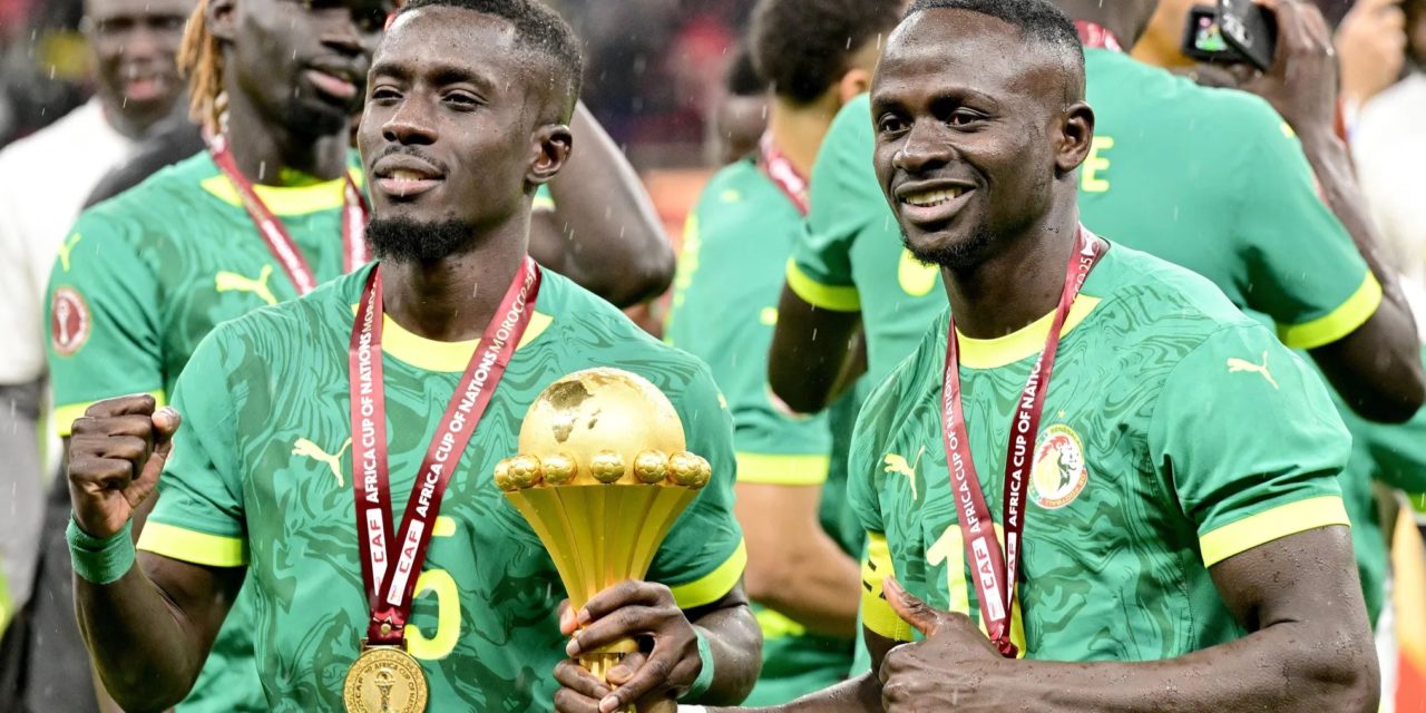 SÉNÉGAL - Le trophée présenté contre le Pérou…
