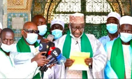 KORITÉ À LA MOSQUÉE OMARIENNE : l’imam Thierno Seydou Nourou Tall interpelle sur les bourses et la non-violence