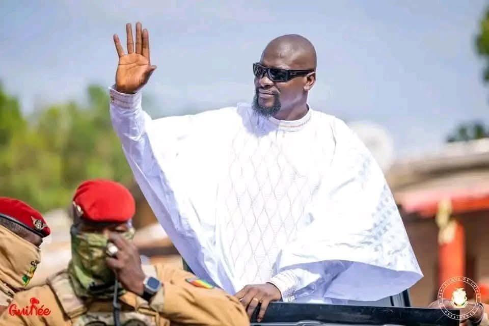 GUINÉE - Mamadi Doumbouya dissout 40 partis d'opposition